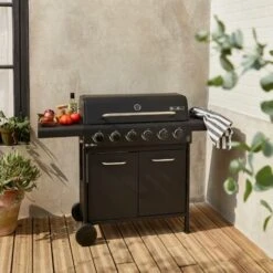 Barbecue BONACIEUX Noir Et Inox Au Gaz 6 Brûleurs Avec Rangement 2 Tablettes Rabattables 2 Roues PVC 9 Barbecue BONACIEUX Noir Et Inox Au Gaz 6 Brûleurs Avec Rangement 2 Tablettes Rabattables 2 Roues PVC -Jardin Calme Soldes Magasin 30391667 3