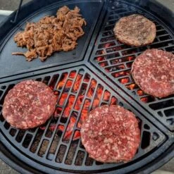 BBQ-Toro Ensemble Plancha En Fonte Avec Grille Et Plaque De Gril Ø 54,5 Cm -Jardin Calme Soldes Magasin 58268841 3