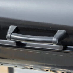 OUTSUNNY Barbecue à Charbon - BBQ Grill Sur Pied Avec Couvercle, Roulettes - 3 étagères, 3 Crochets, 3 Ustensiles, 2 Grilles, Cuve Charbon Amovible - Bois Acier émaillé Noir 10 OUTSUNNY Barbecue à Charbon - BBQ Grill Sur Pied Avec Couvercle, Roulettes - 3 étagères, 3 Crochets, 3 Ustensiles, 2 Grilles, Cuve Charbon Amovible - Bois Acier émaillé Noir -Jardin Calme Soldes Magasin 58393123 4